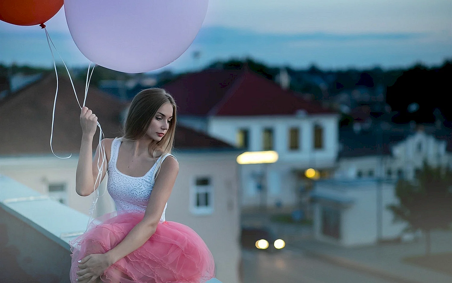 Девушка с воздушными шарами