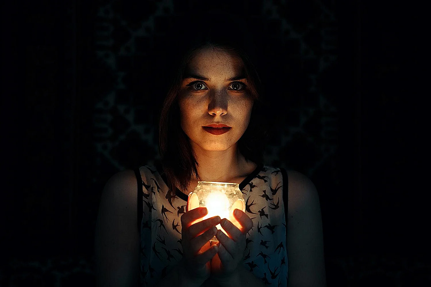 Девушка со свечой