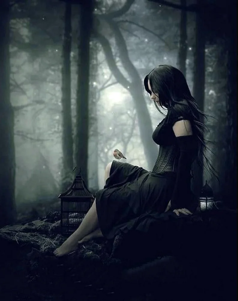 Девушка в темном лесу арт