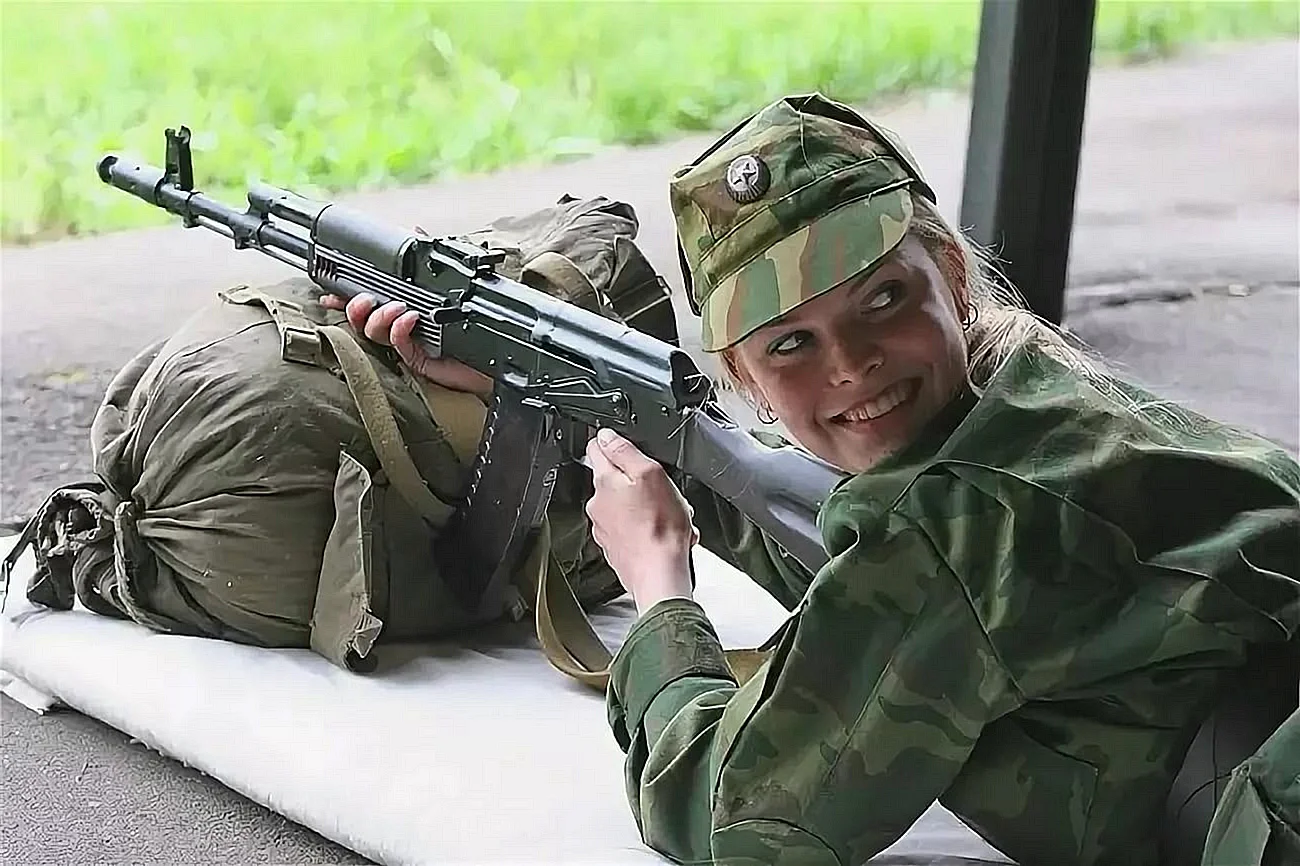 Девушки в Российской армии