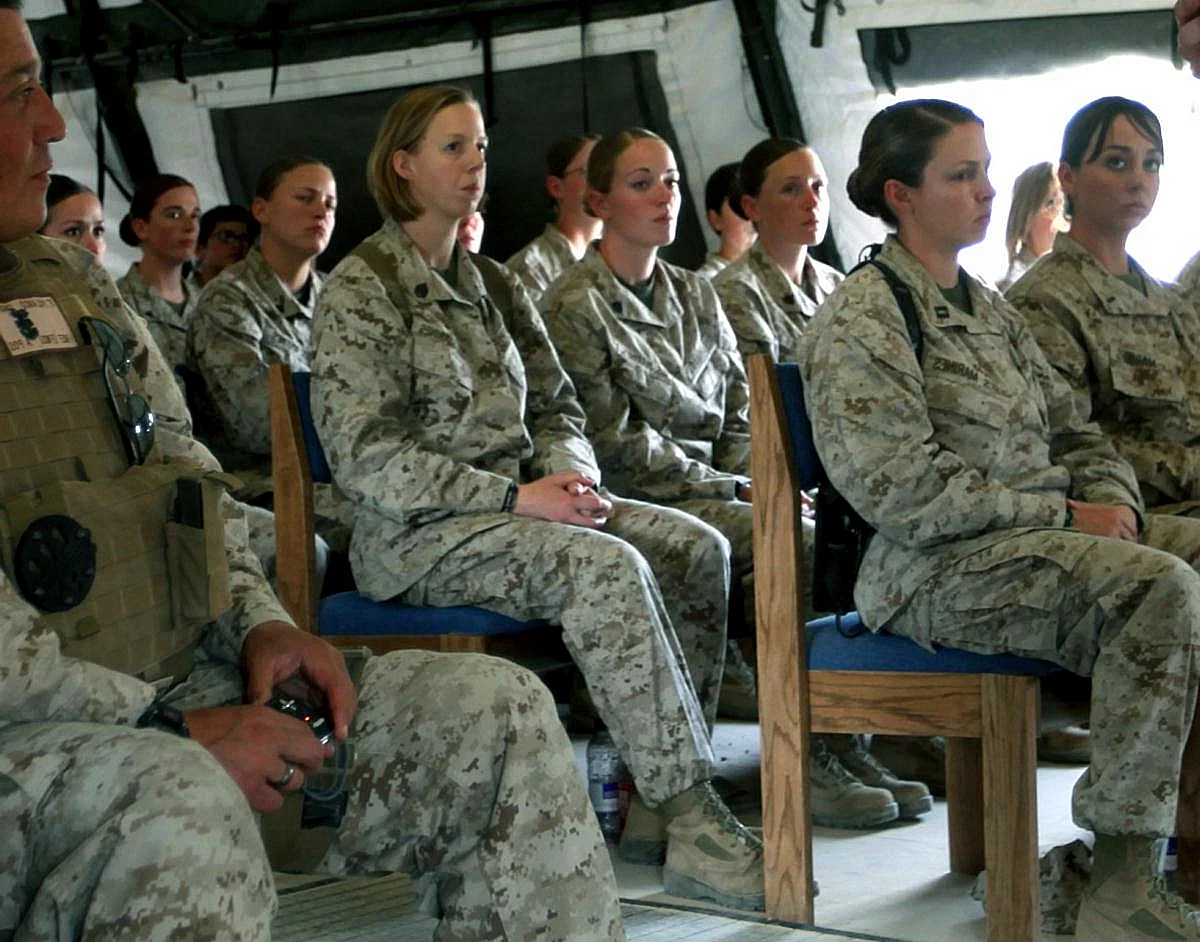 Девушки военные медики в США