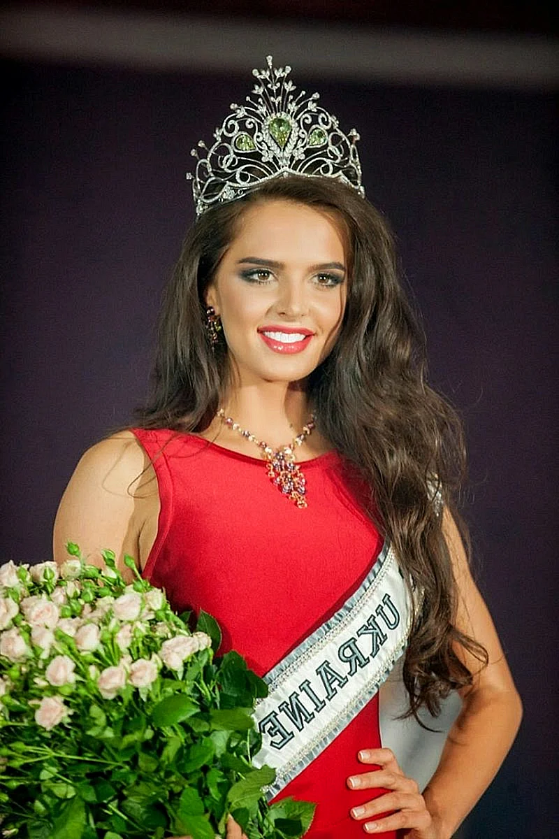 Диана Гаркуша- Мисс Вселенная 2014