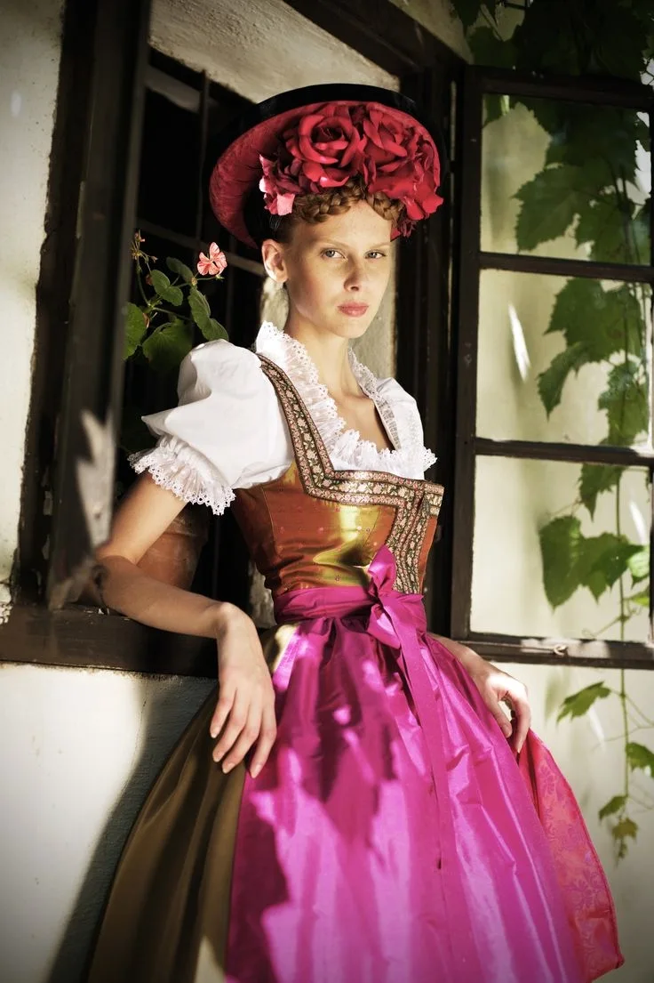 Дирндль Бавария национальный костюм