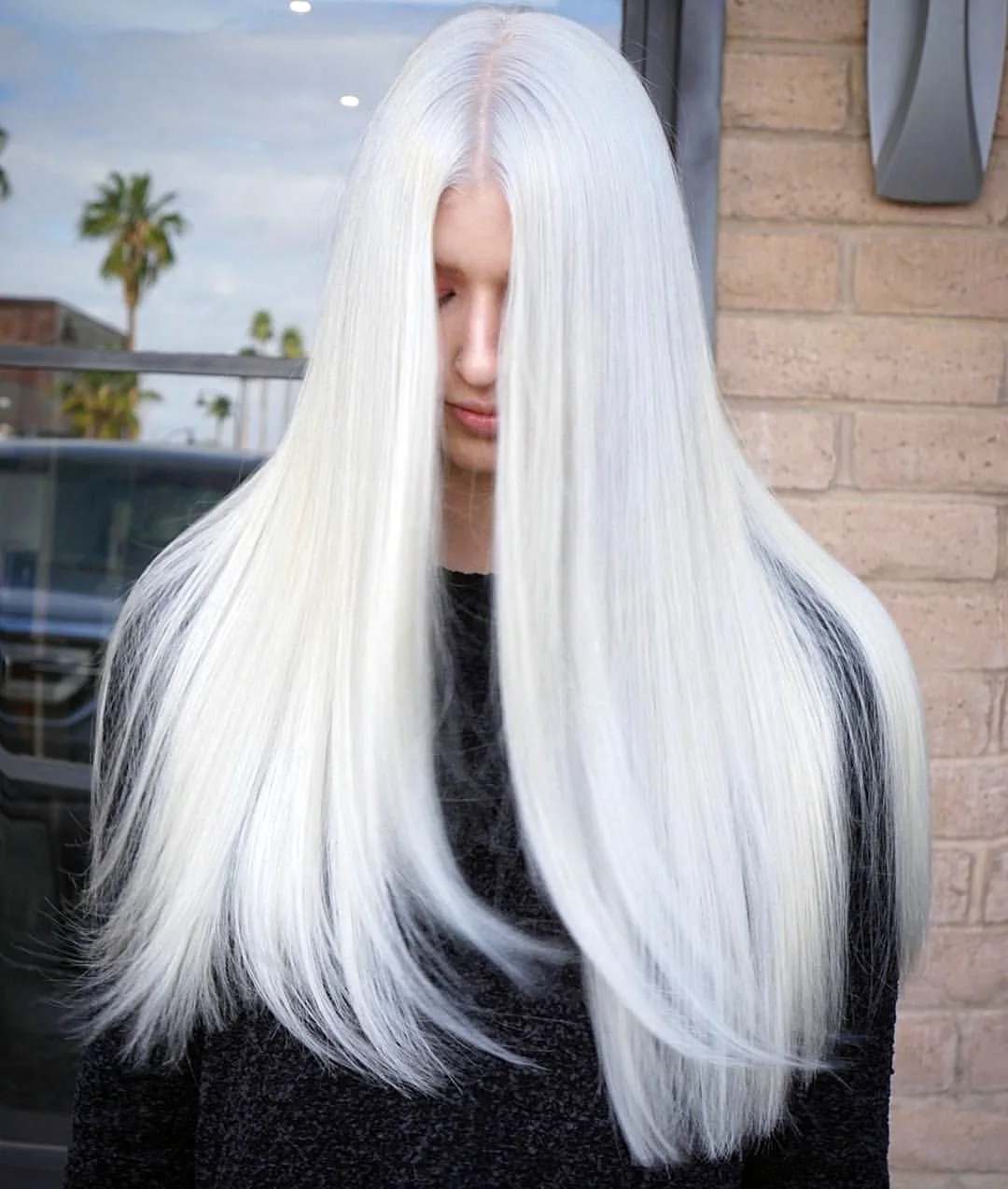 Длинные белые волосы