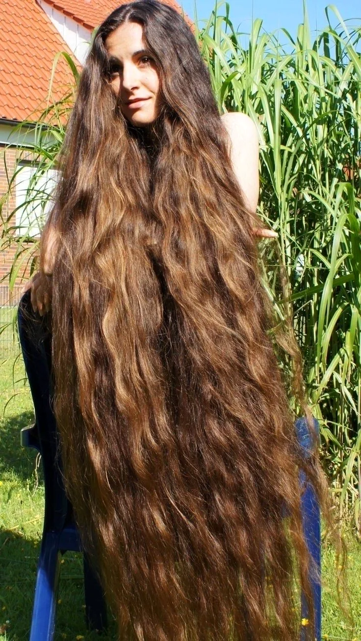Длинные густые волосы