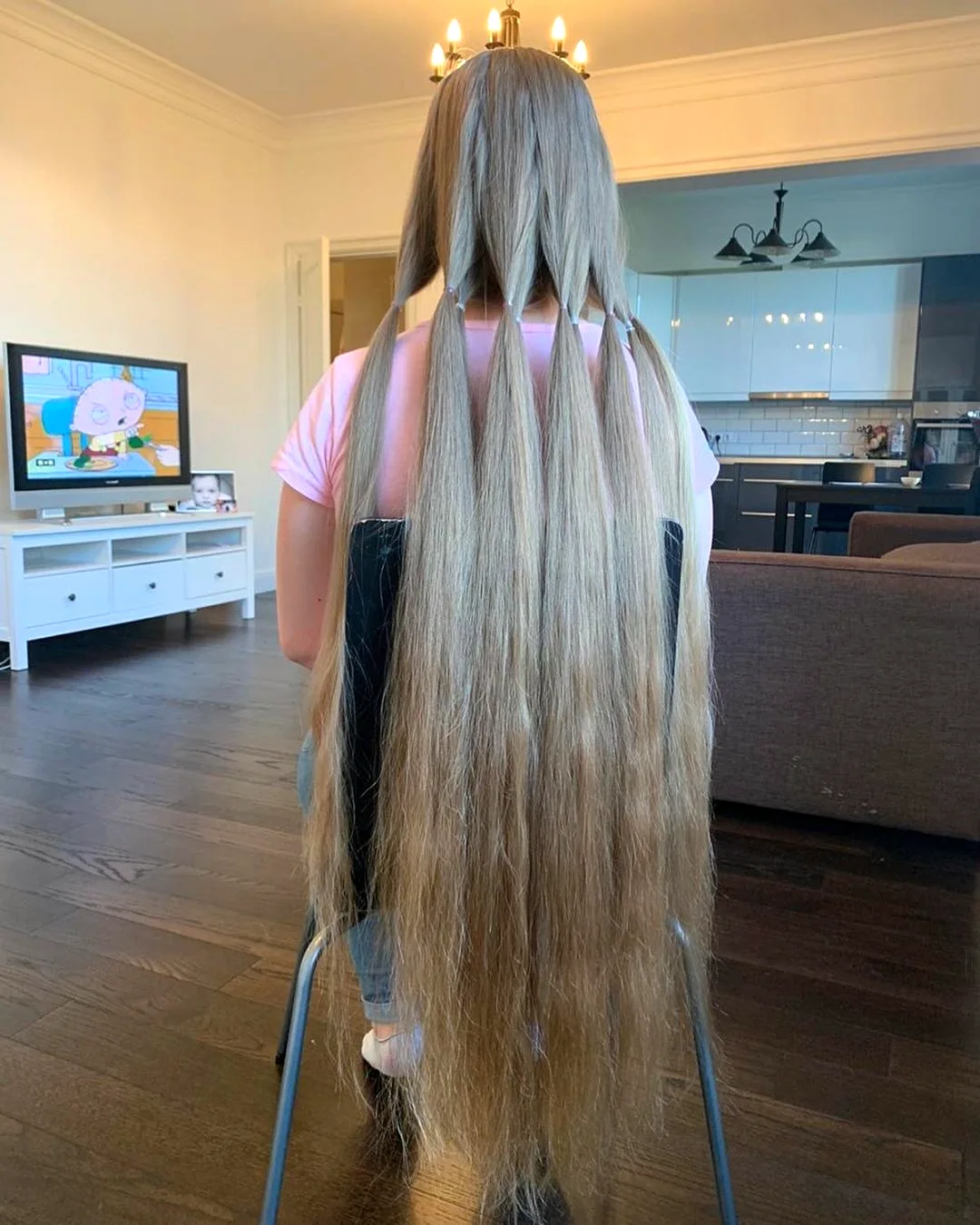 Длинные нарощенные волосы