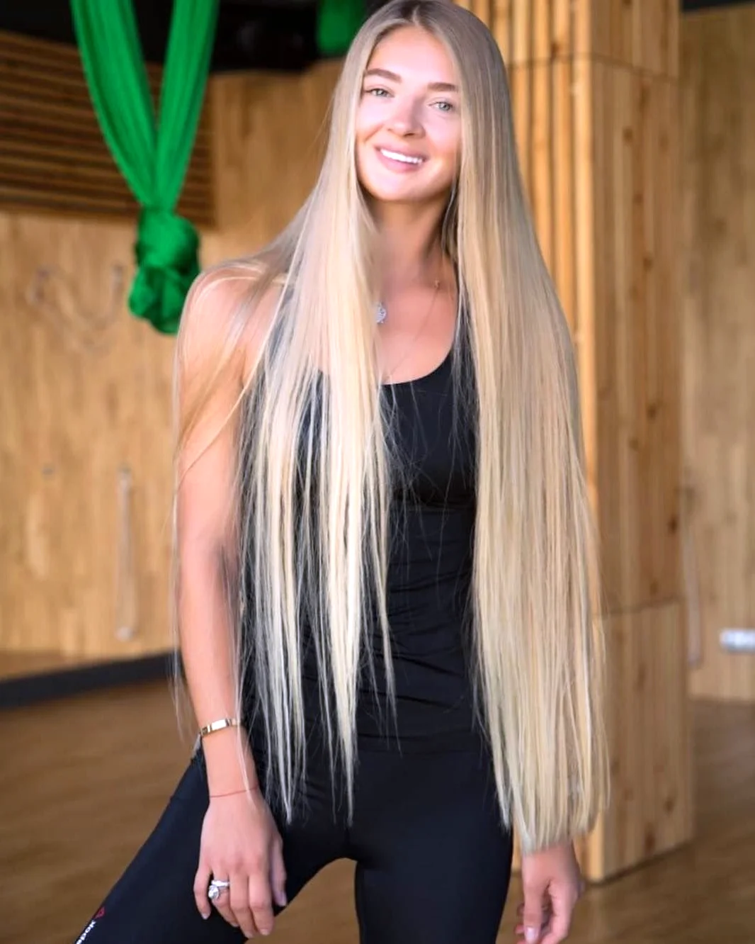 Длинные натуральные волосы