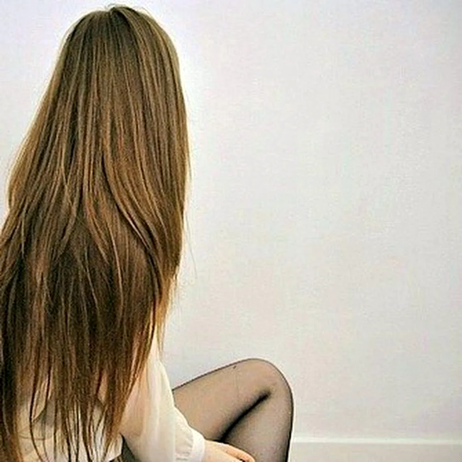 Длинные русые волосы со спины
