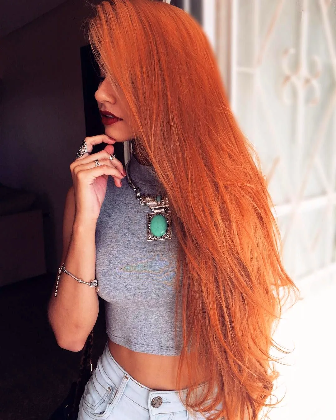 Длинные рыжие волосы селфи