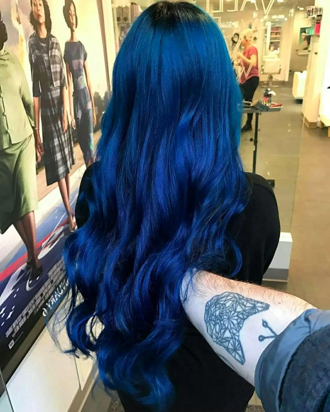 Длинные синие волосы