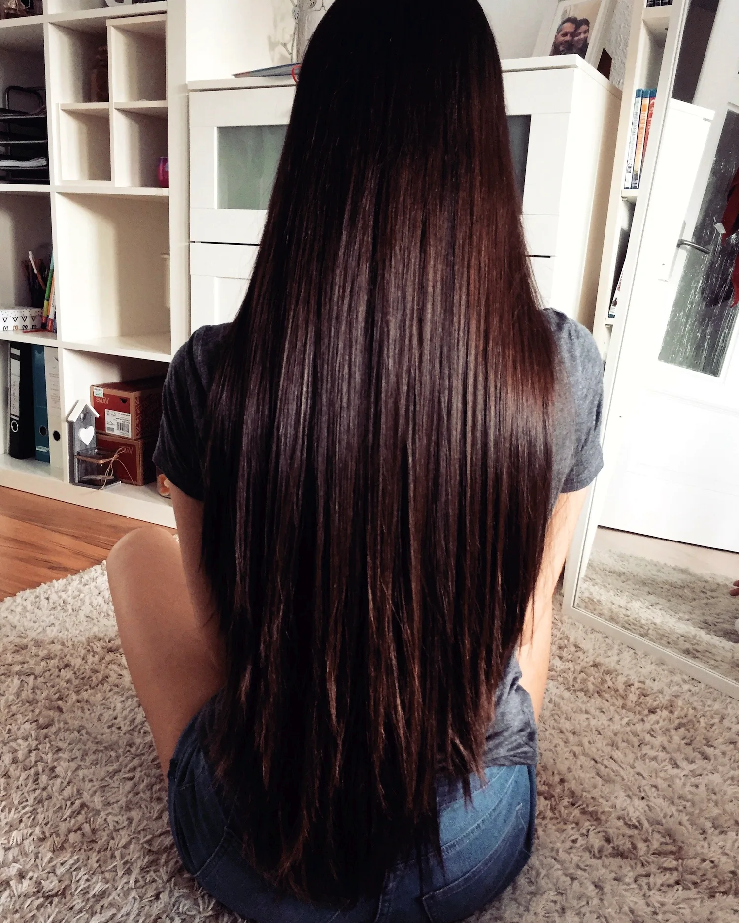 Длинные темные волосы