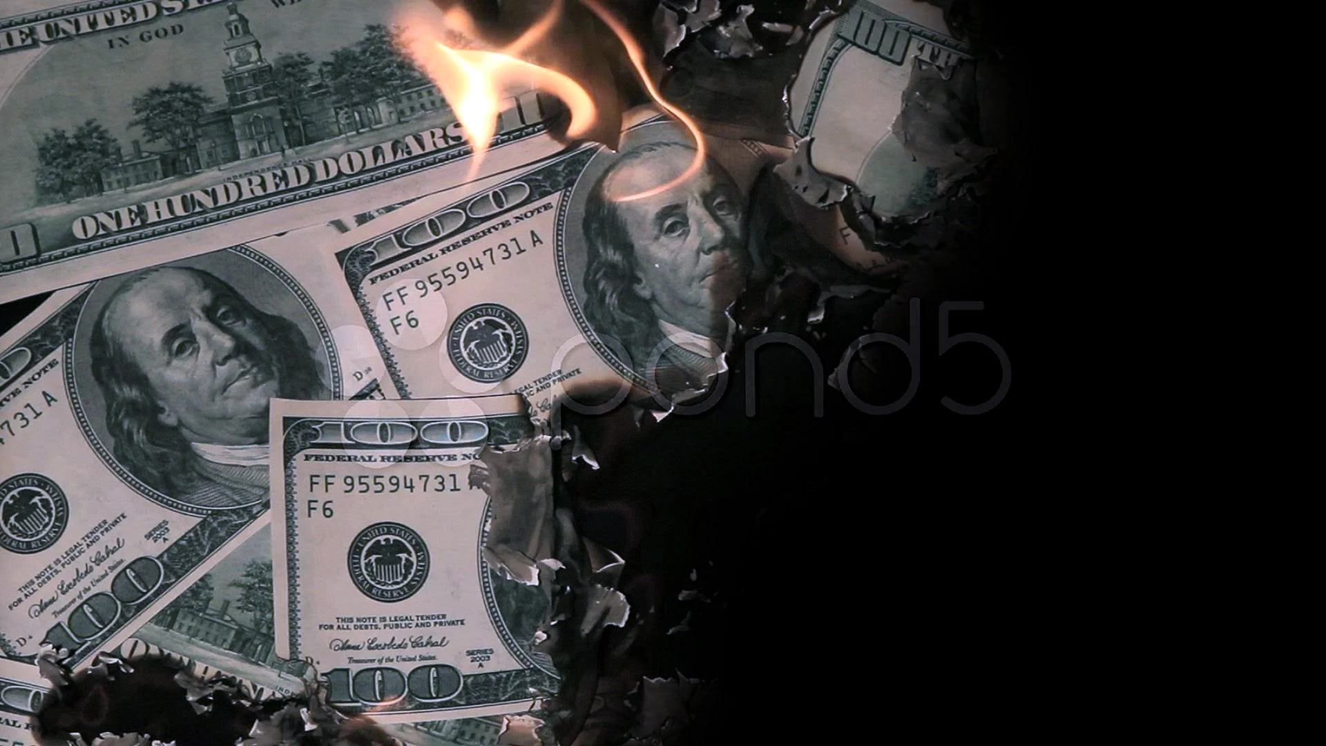 Доллары на темном фоне