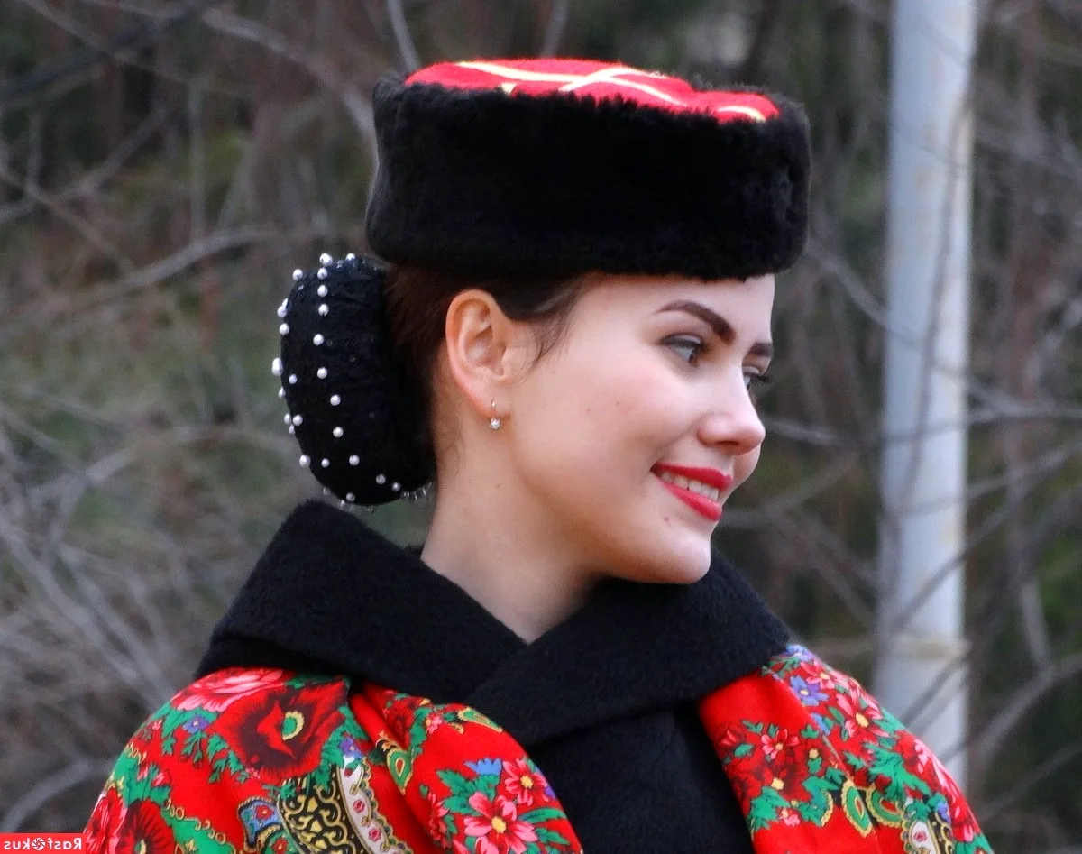 Женская казачья зимняя одежда