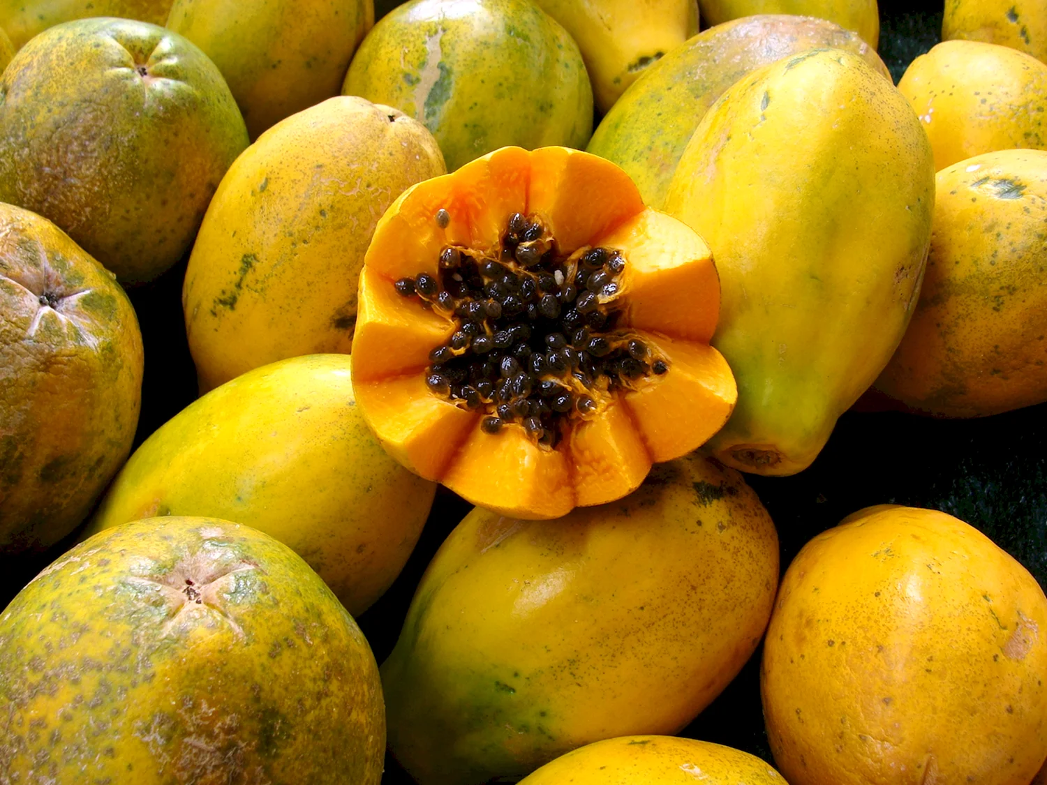 Экзотические фрукты Тайланда папайя