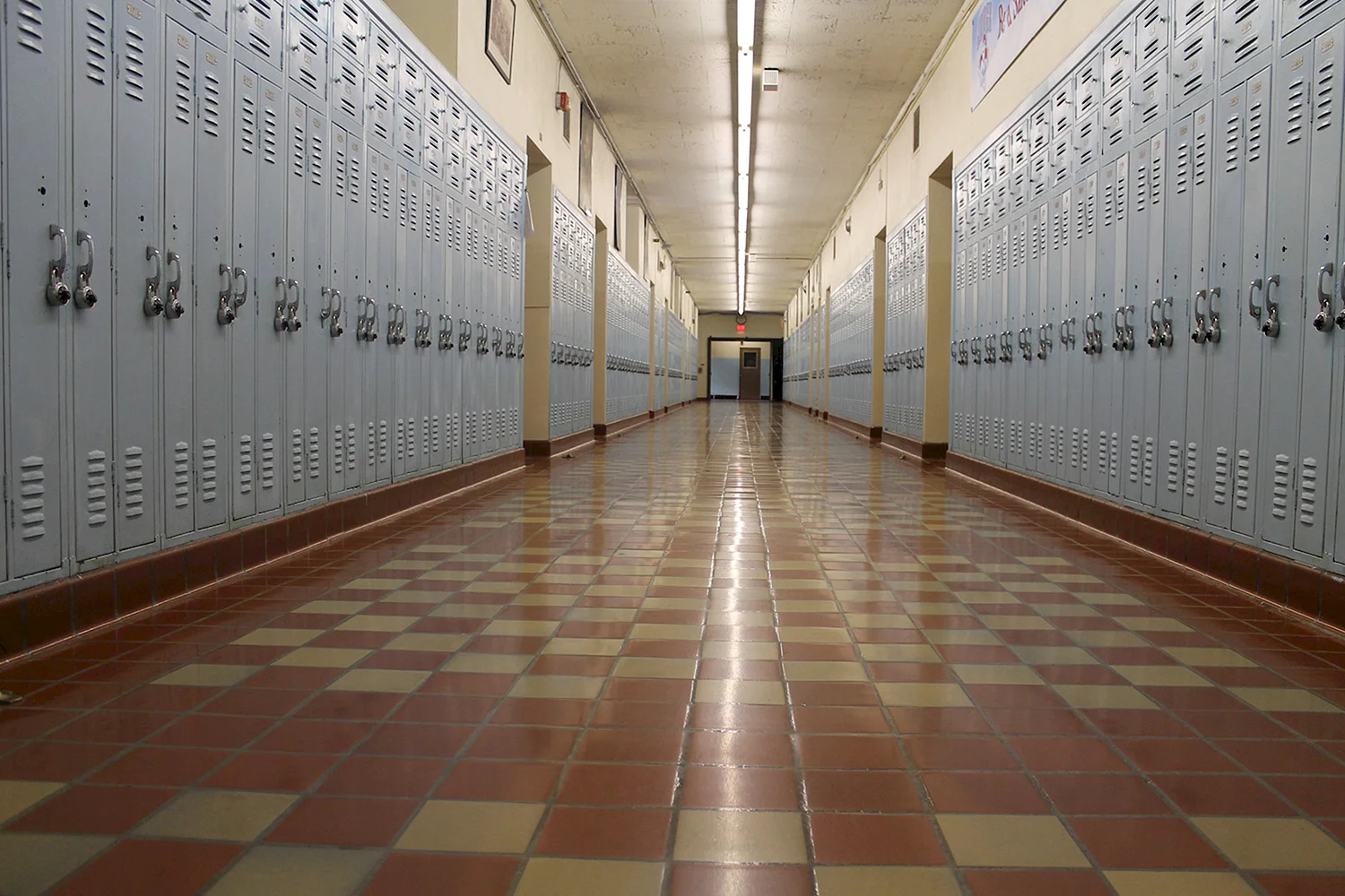 Эстетичный школьный коридор