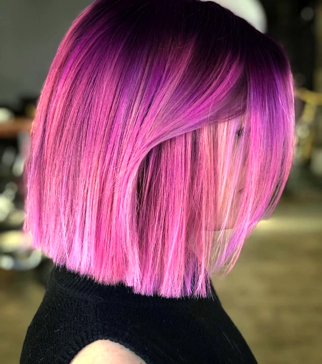 Фиолетовое окрашивание волос каре