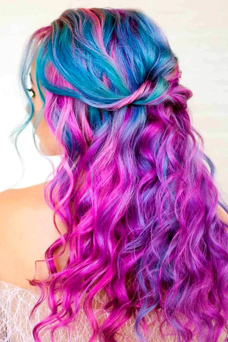 Фиолетовые Локоны на русых волосах