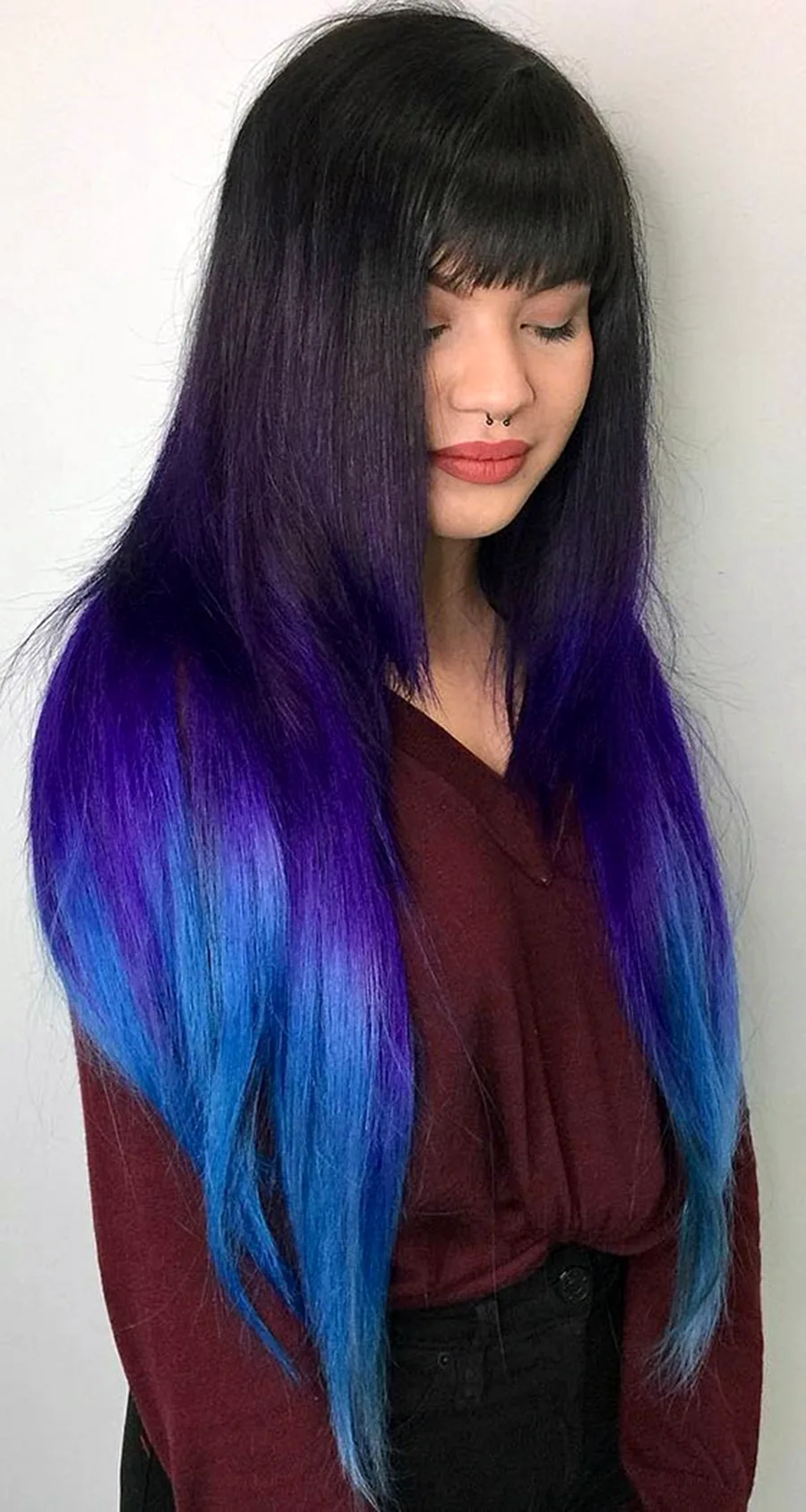 Фиолетовые волосы с синими кончиками
