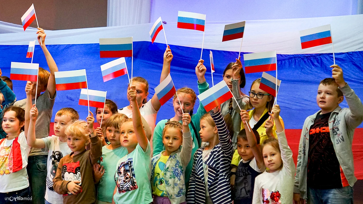 Флаг России для детей
