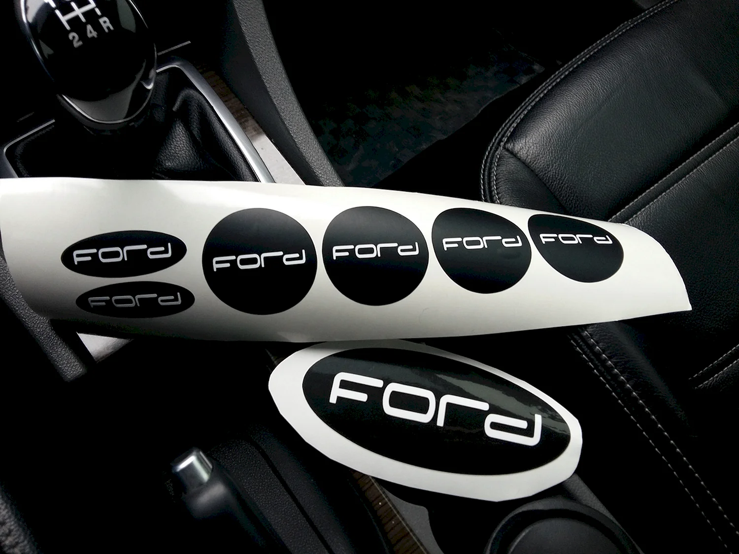 Форд фокус 2 наклейка Форд