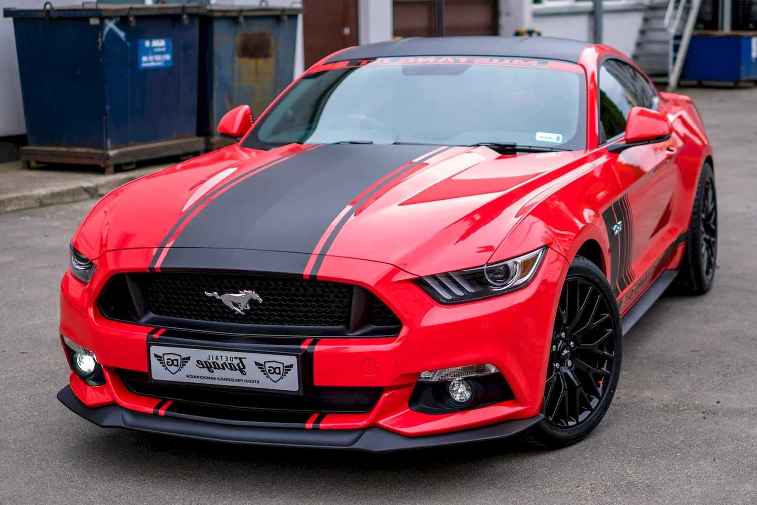 Ford Mustang 2021 красный