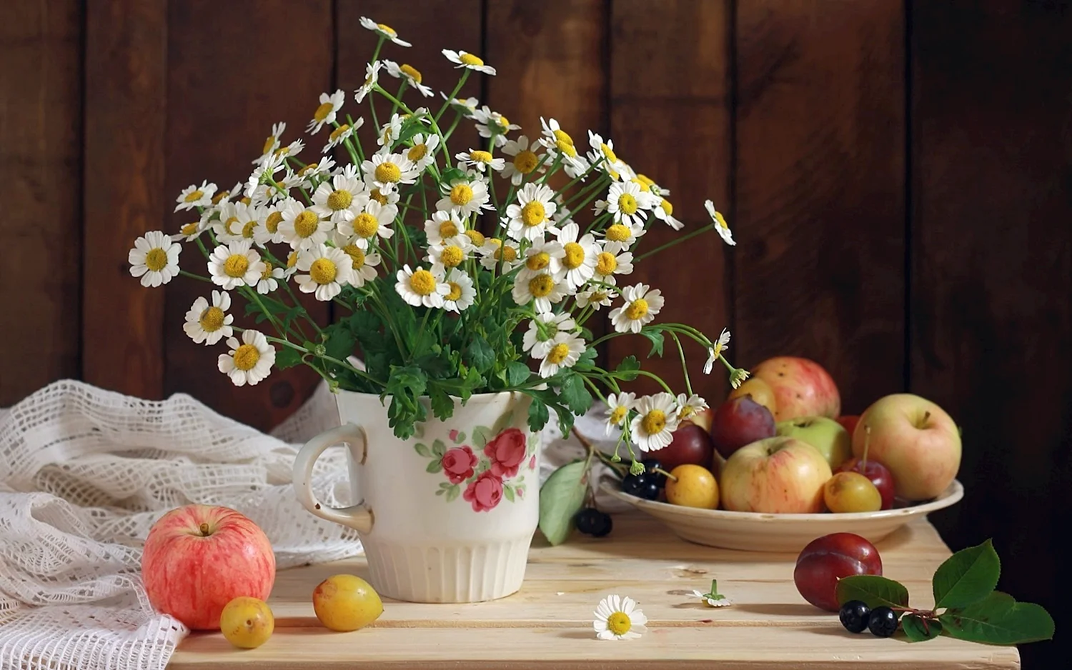 Фотонатюрморты с цветами и фруктами высокого разрешения