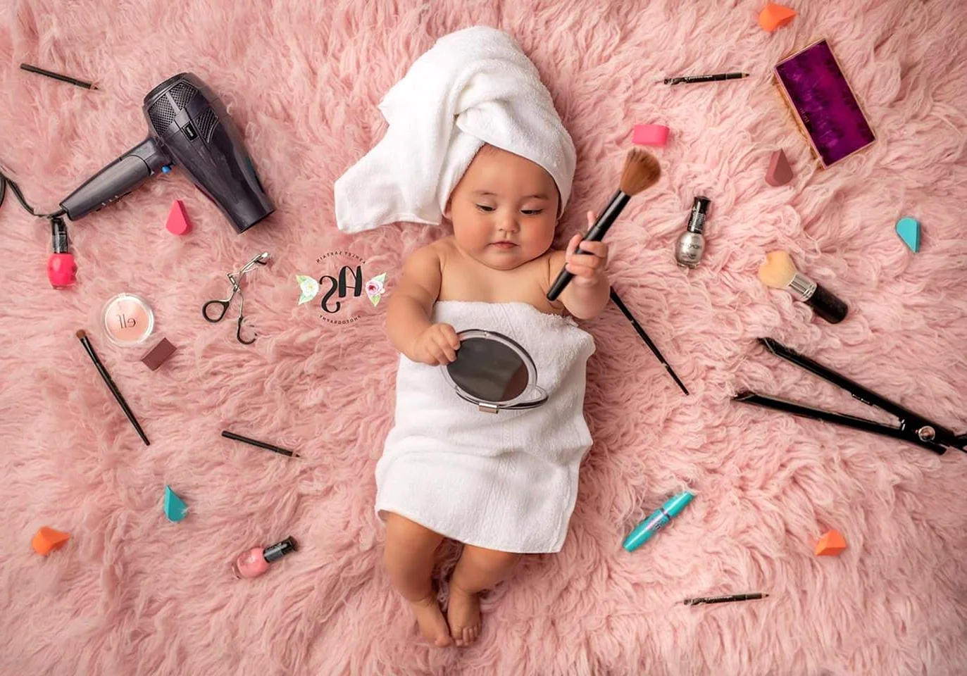 Фотосессия малышей с косметикой