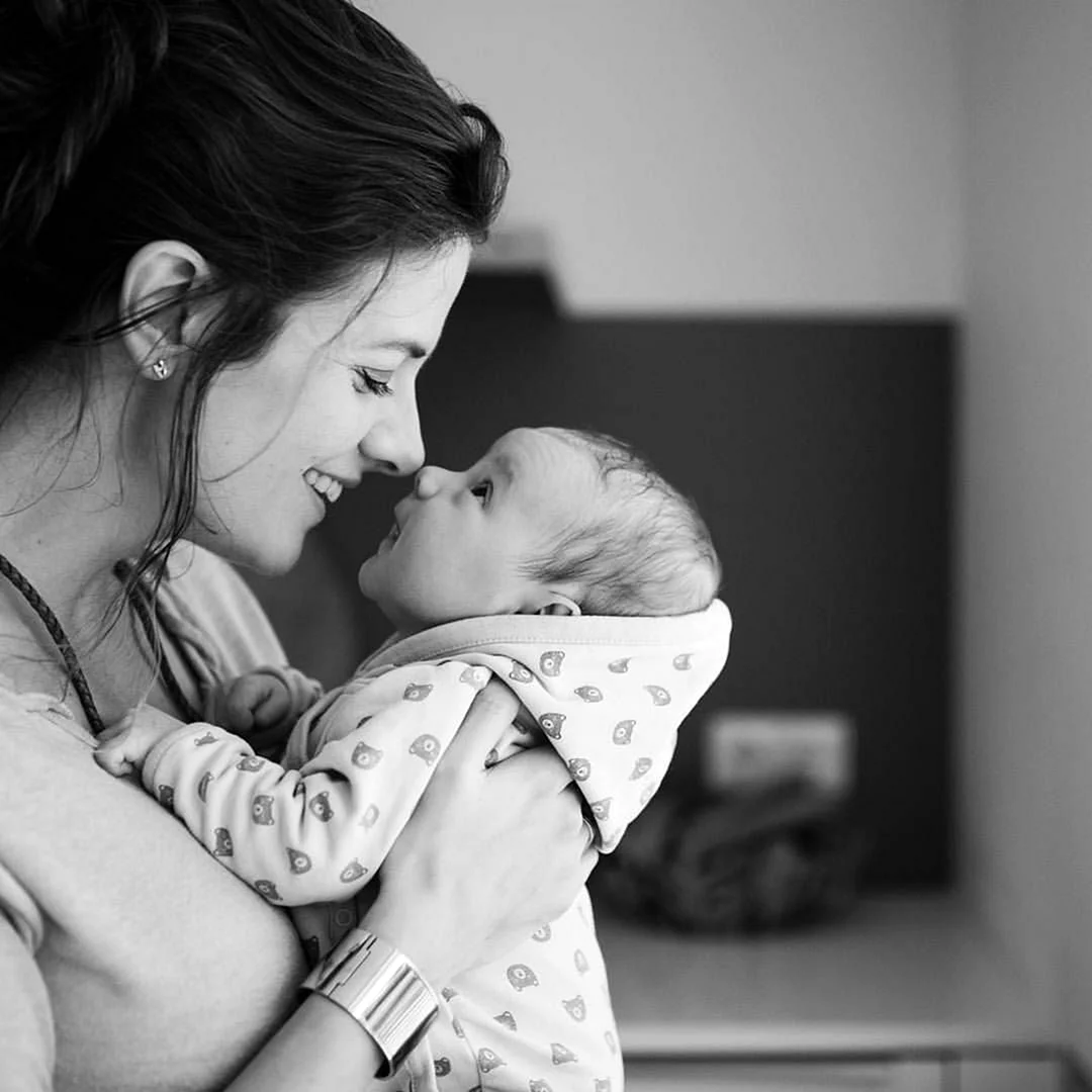 Фотосессия мама и новорожденный