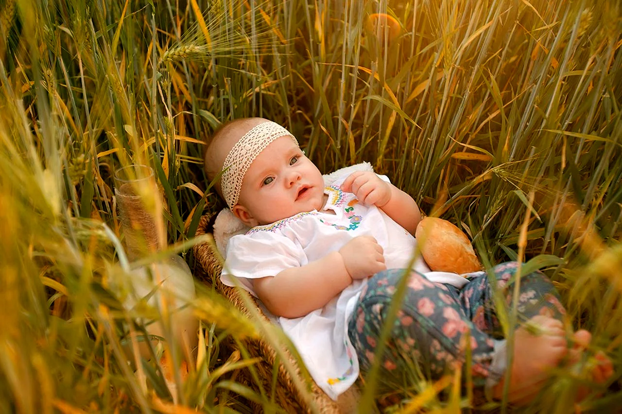 Фотосессия с малышом в поле