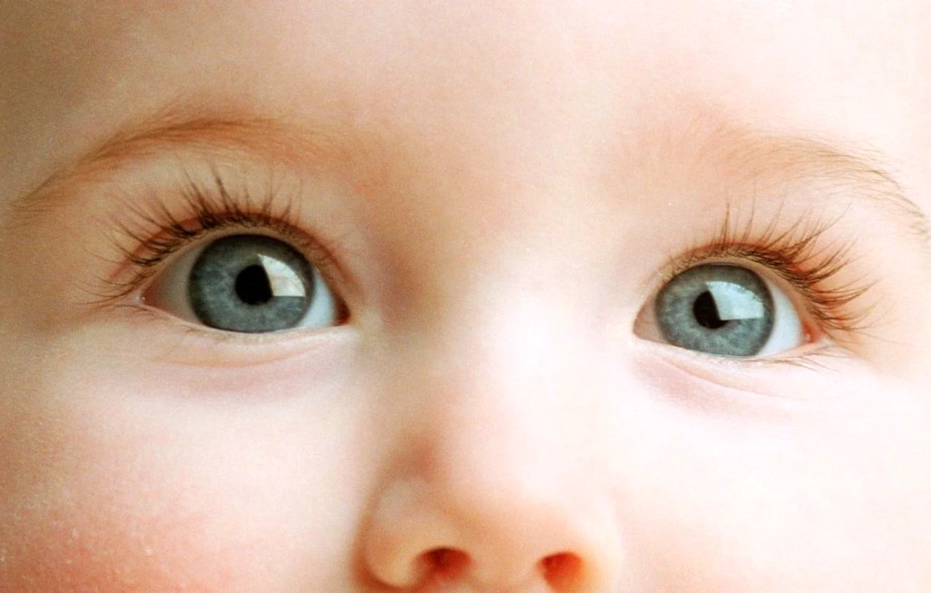 Глаза новорожденного