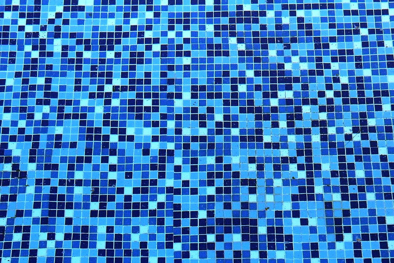 Голубая плитка для бассейна