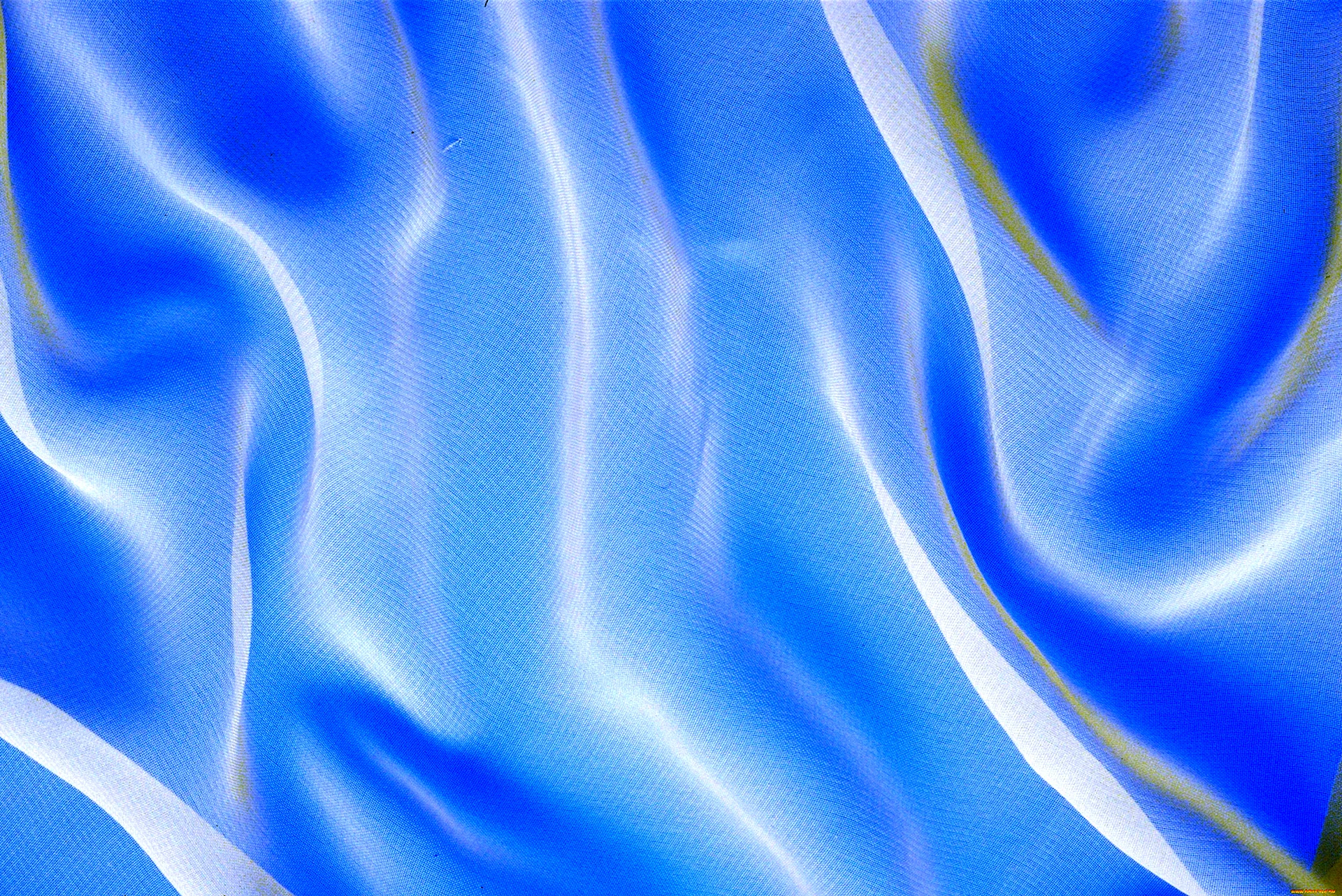 Голубая ткань