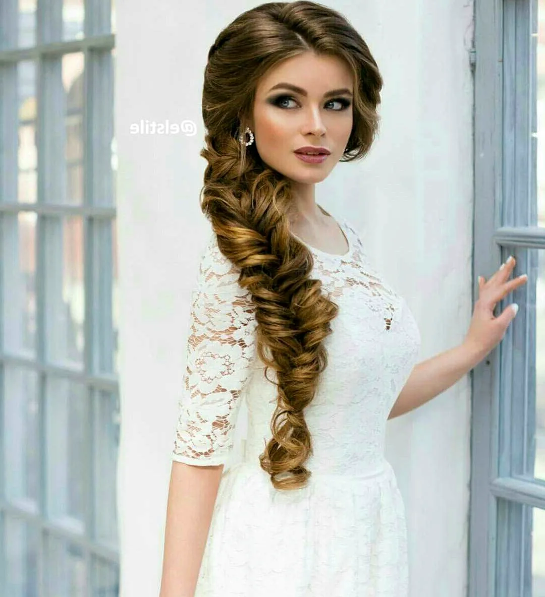 Греческая коса набок