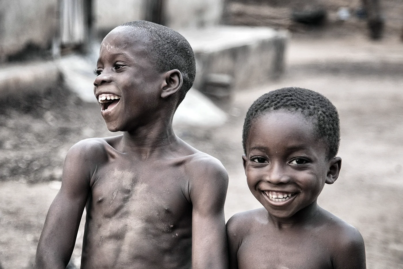 Грустные африканские дети