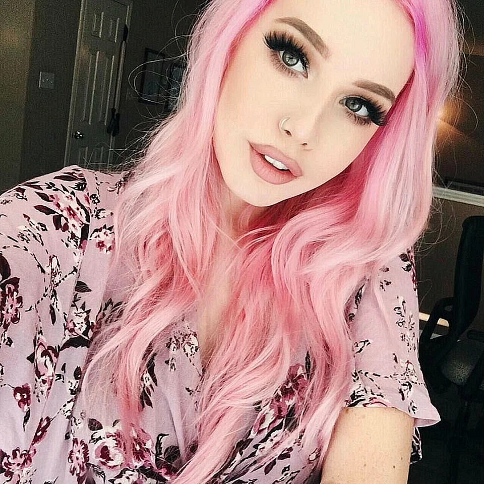 Hailie Barber Pastel Pink hair