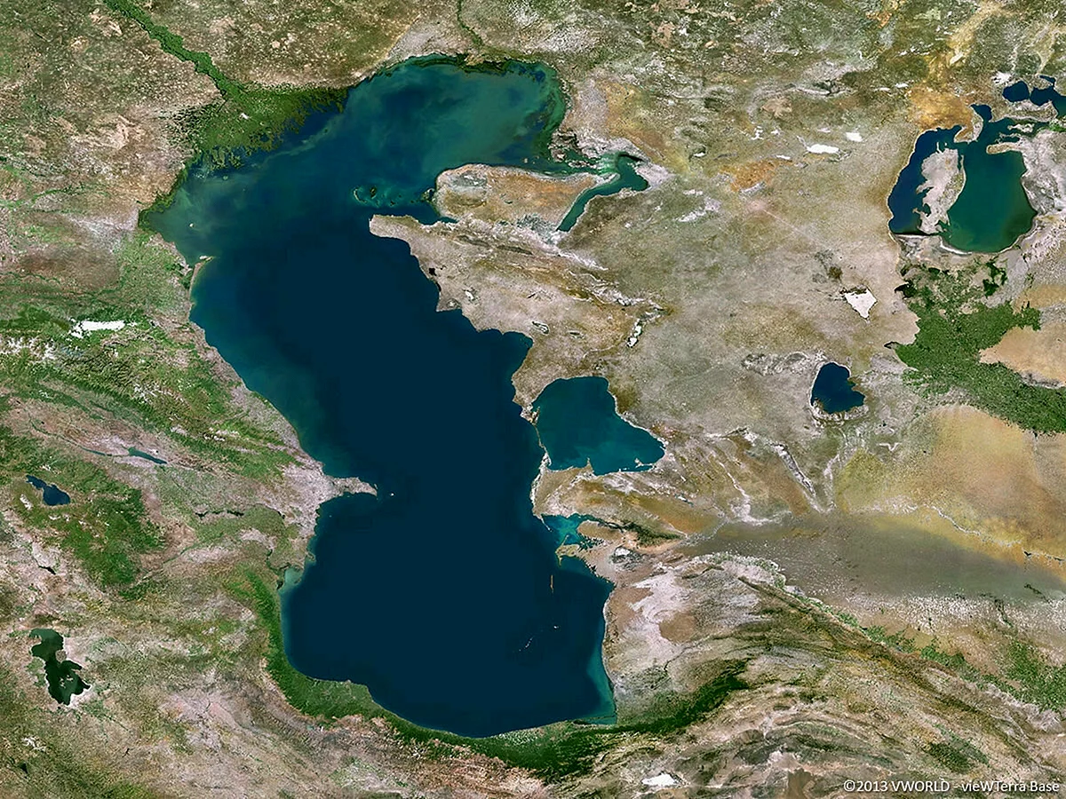 Это озеро было огромным. Каспийское море со спутника. Каспийское море Каспийское море. Астрахань Каспийское море. Евразия Каспийское море.