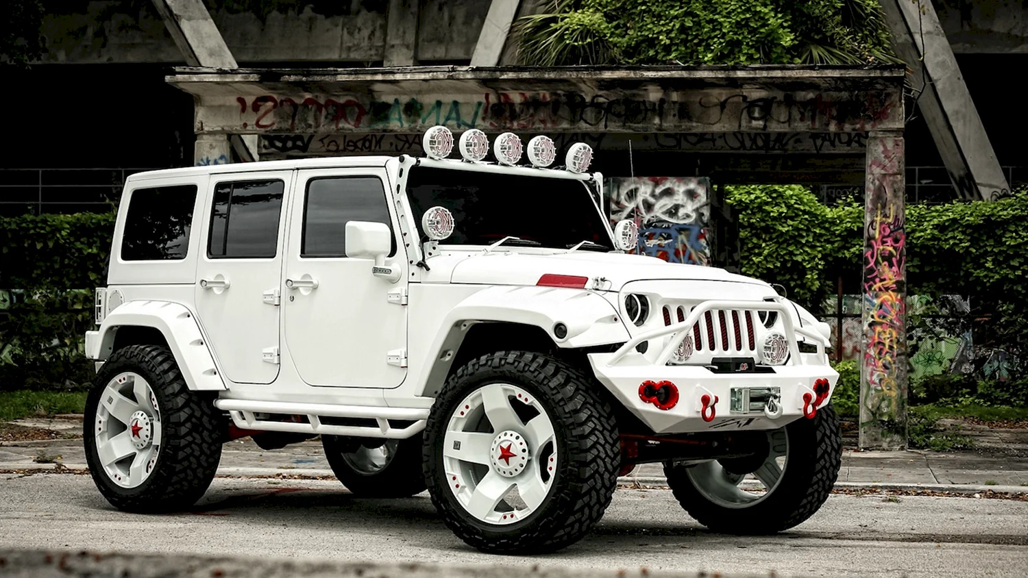 Jeep Wrangler 2015 белый