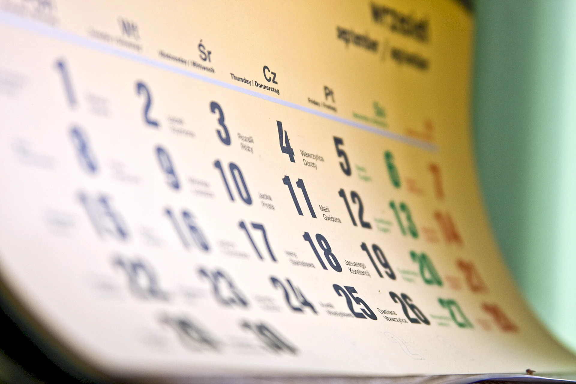 Календарь на столе