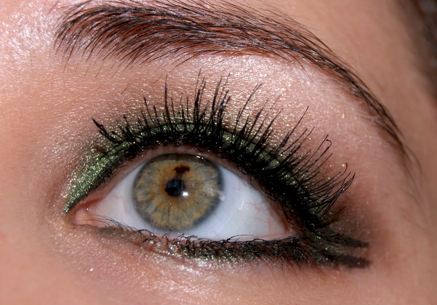 Карезеленый цвет глаз