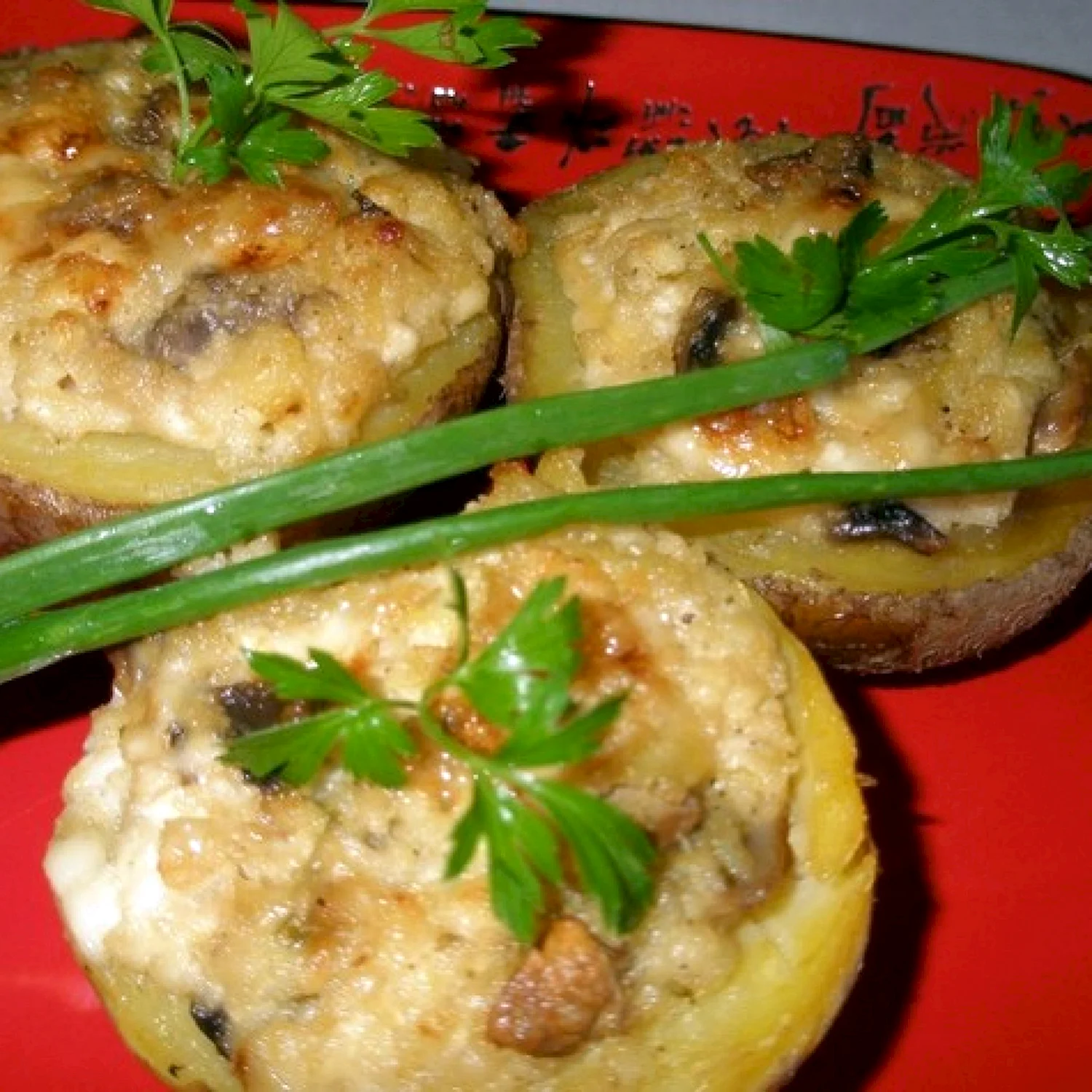 Картофель с грибами и сыром