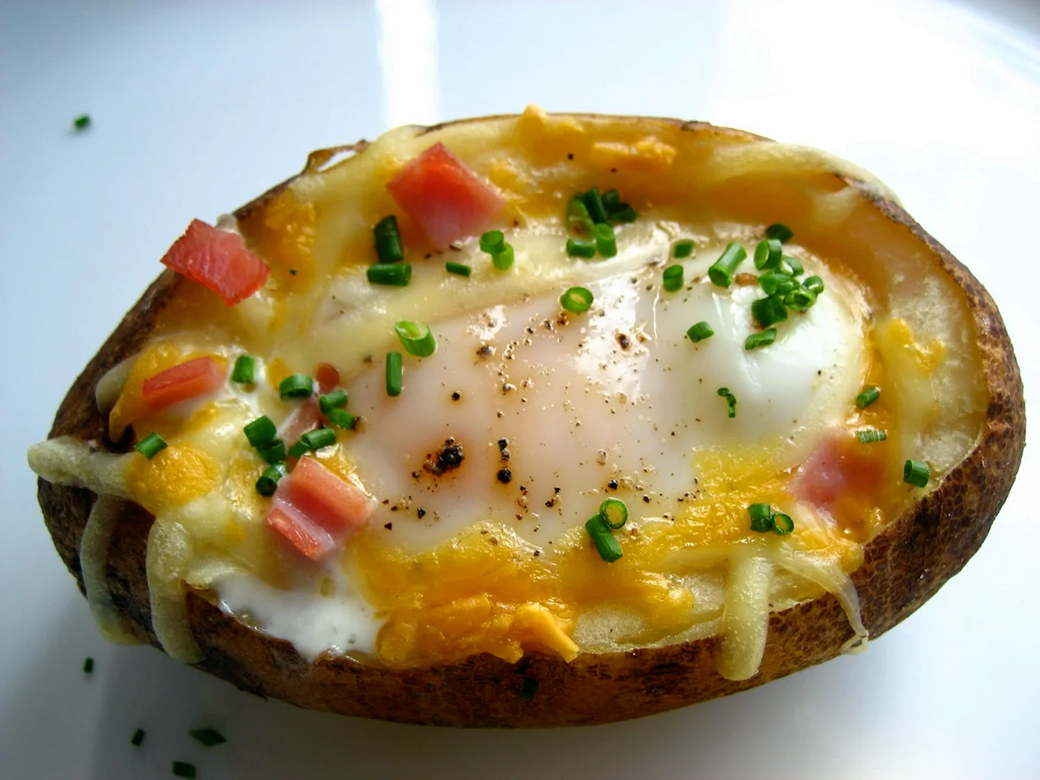 Картофель запеченный с яйцом
