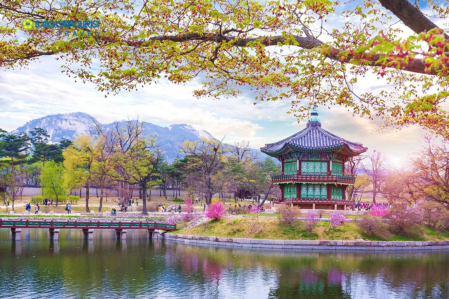 Кёнбоккун Корея дворец весной
