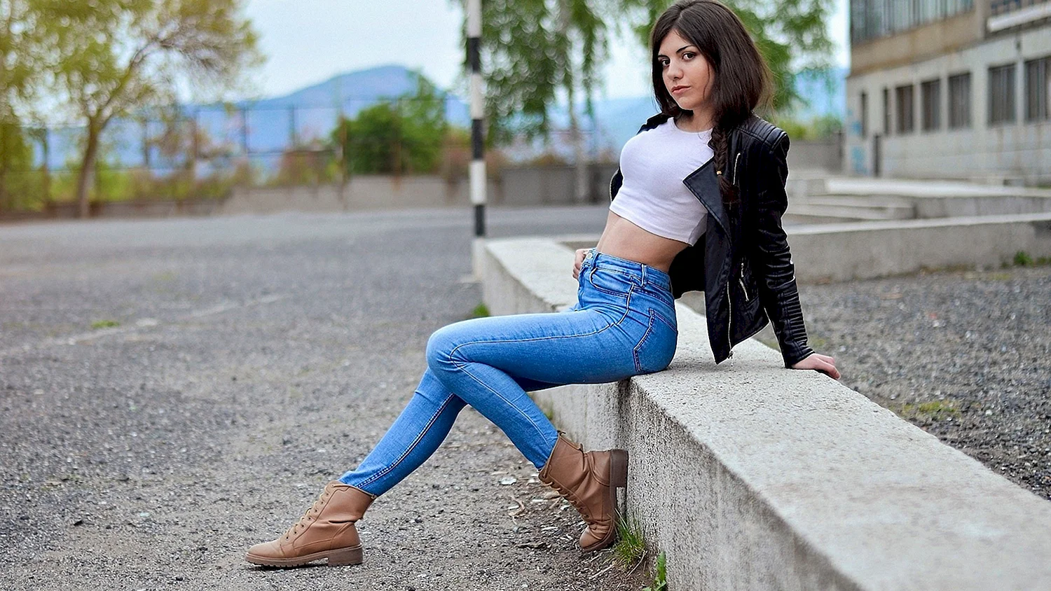 Кэтрин Тимохина в джинсах