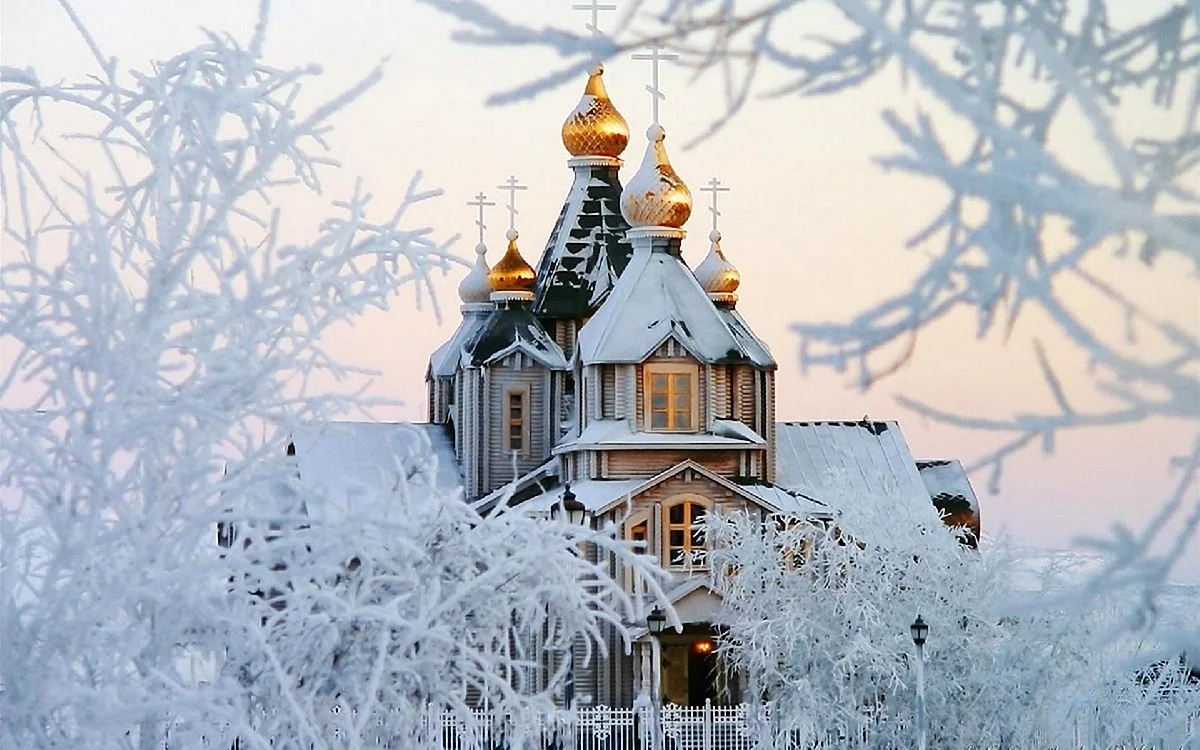 Храм зима
