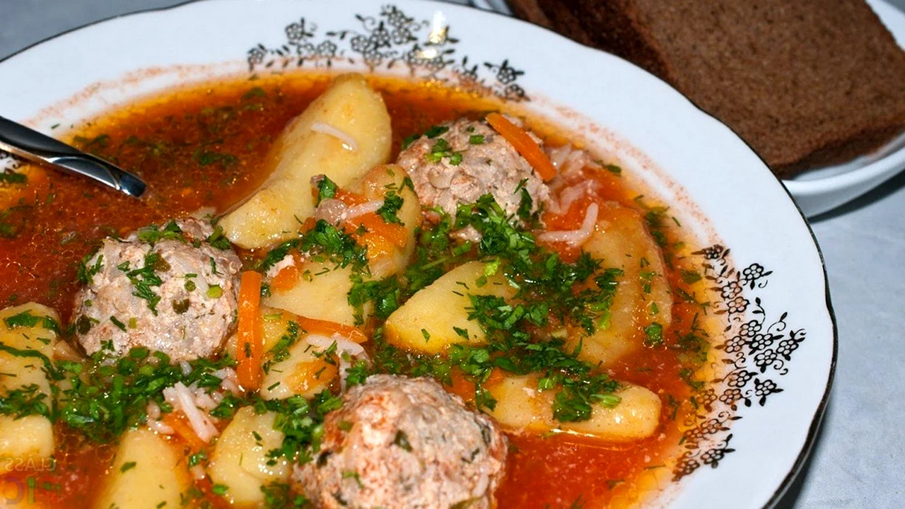 Кюфта-бозбаш (суп с фрикадельками)