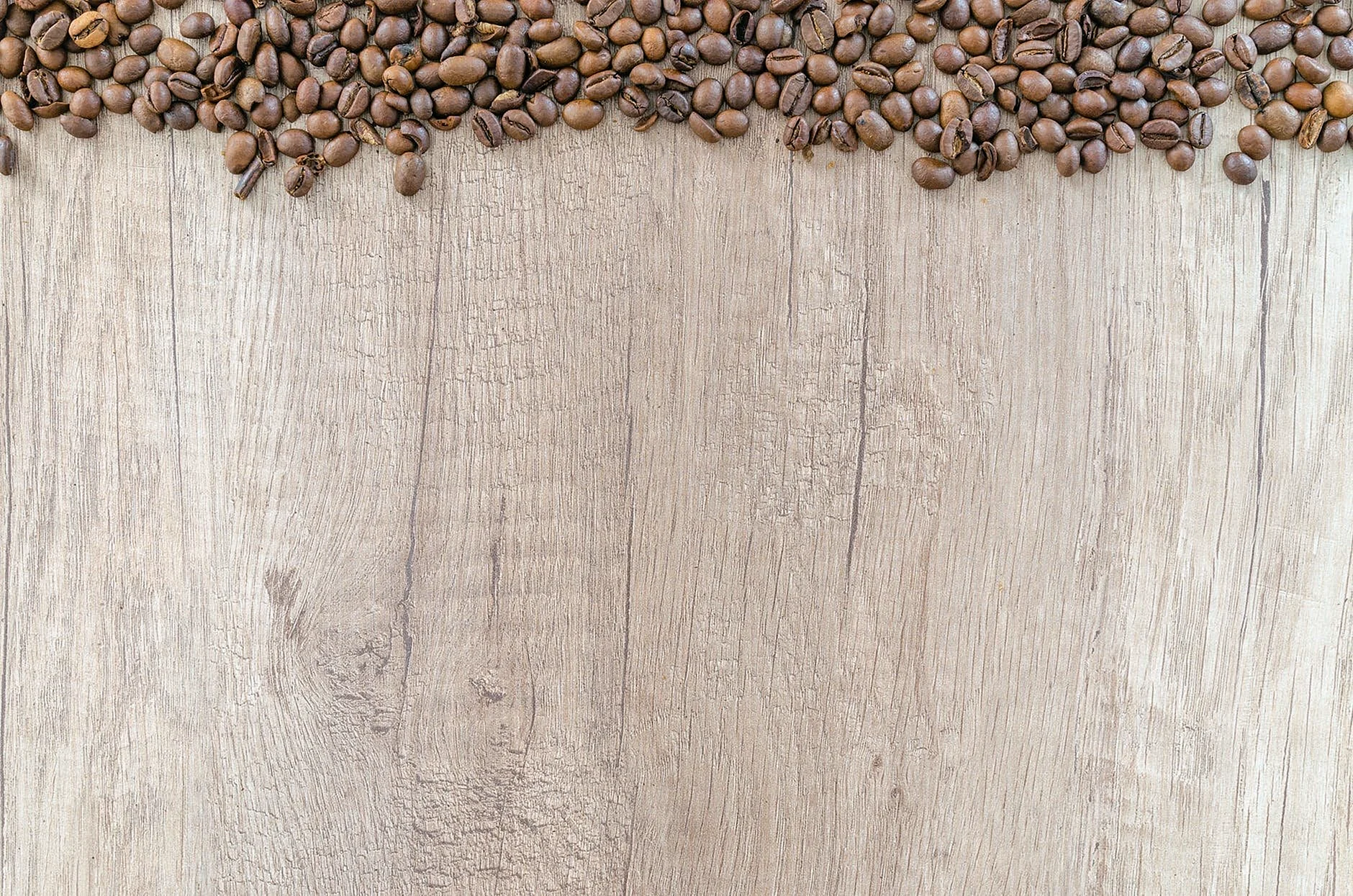 Кофе на деревянном фоне