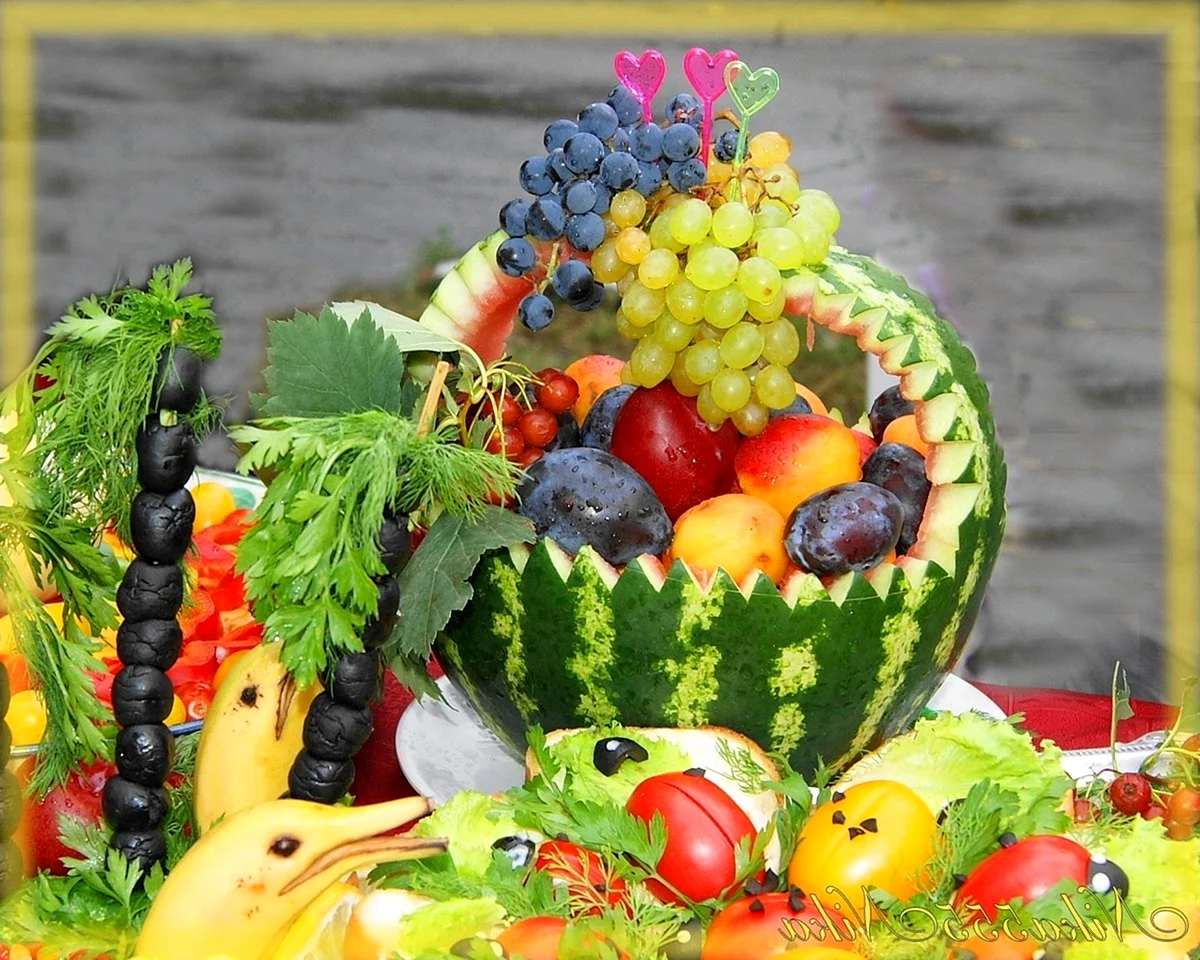 Композиция из овощей и фруктов
