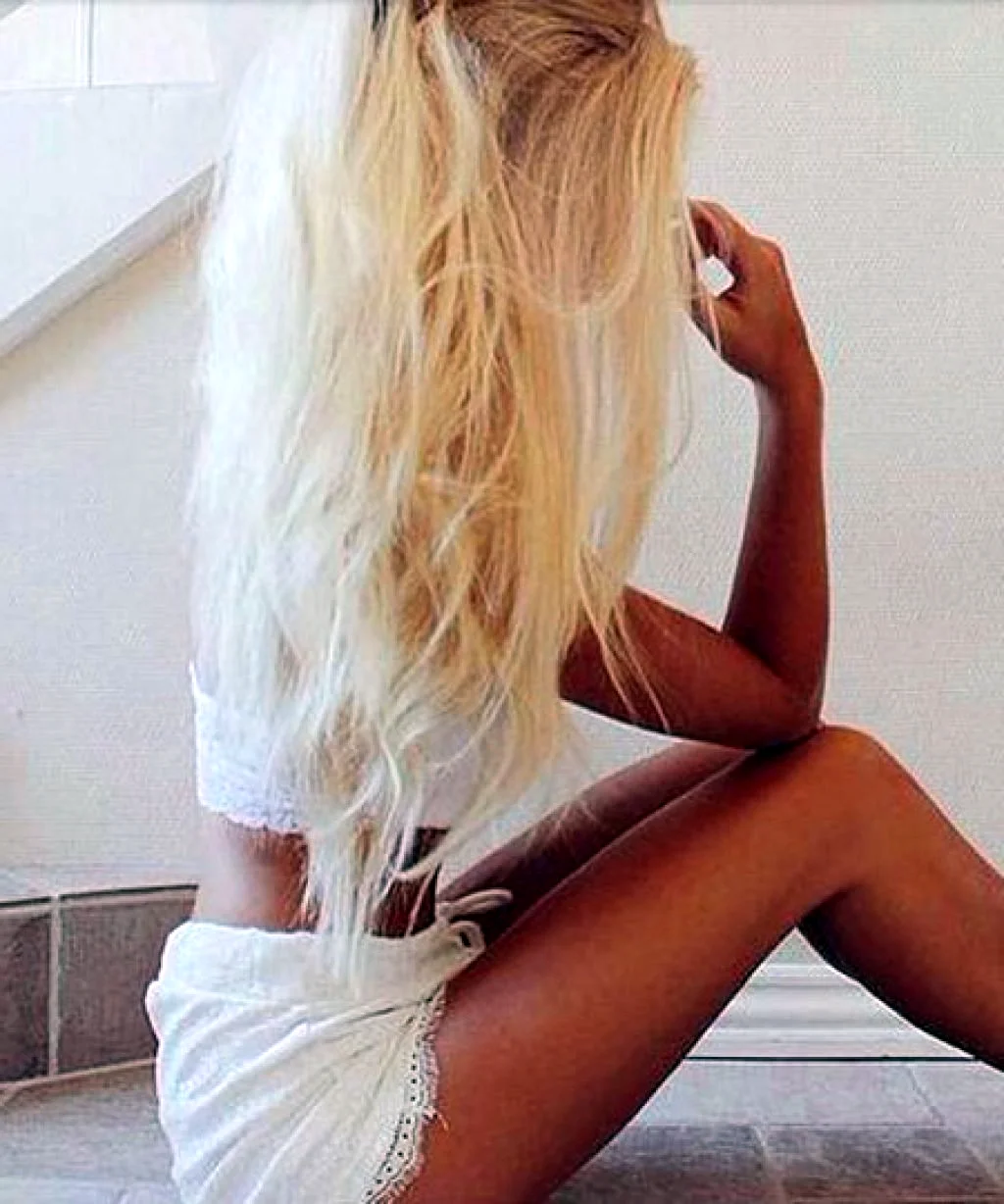Красивые блондинки с длинными волосами со спины