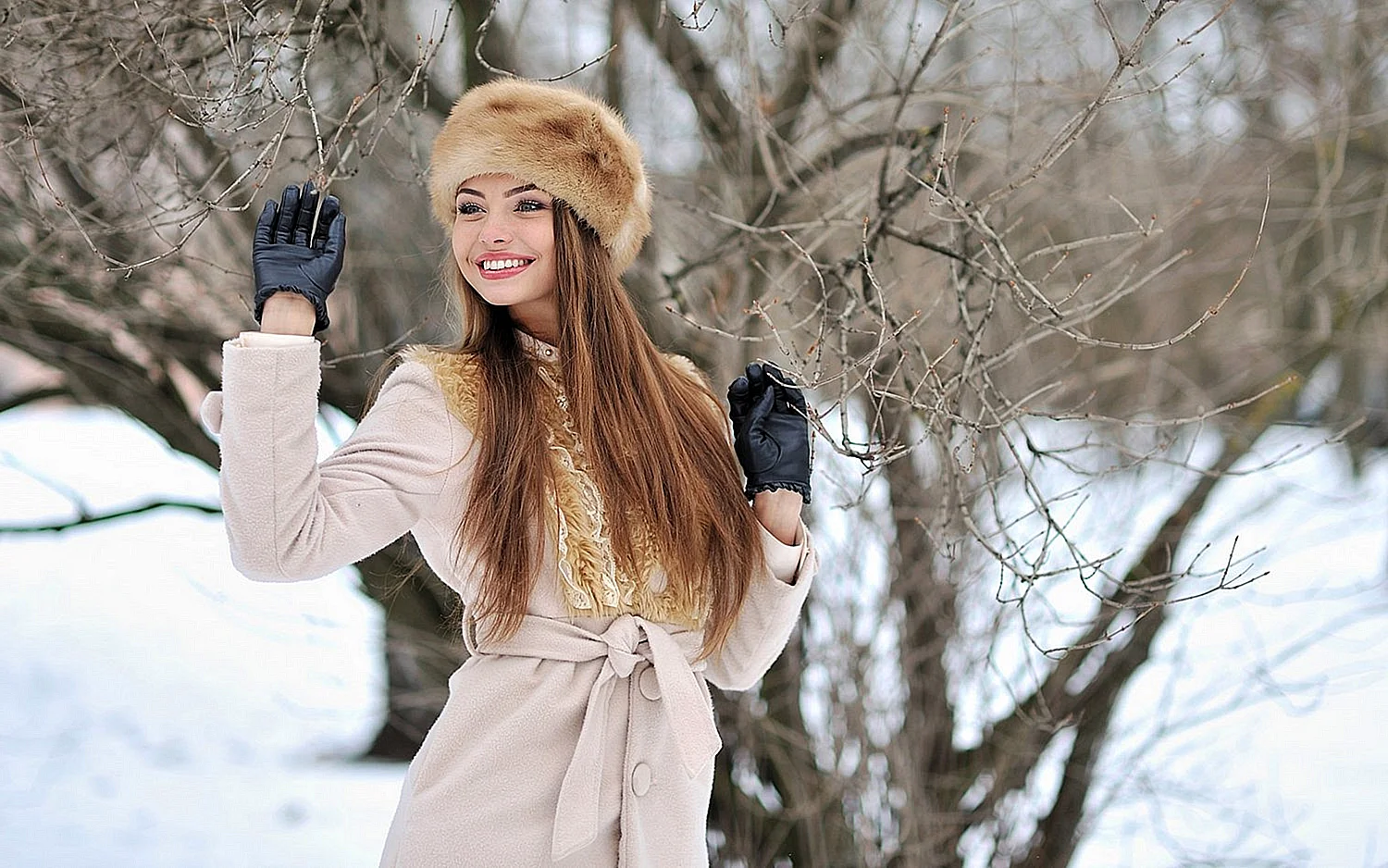 Красивые девушки в зимней одежде