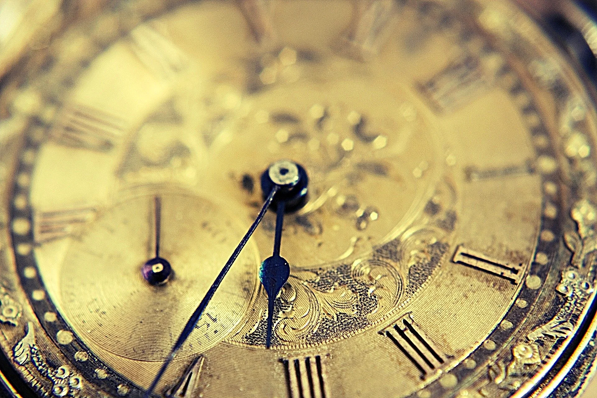 Красивые старинные часы
